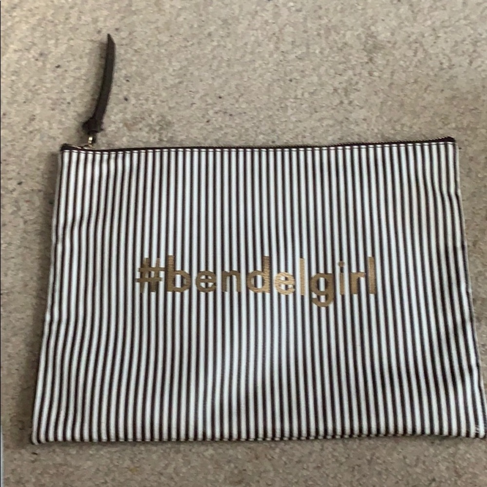 Henri Bendel Pouch